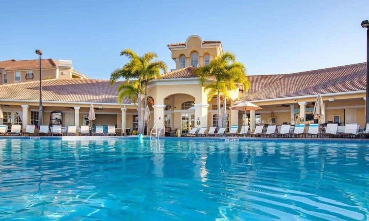 Florida Central Atlantic Coast House | 4846-Epic 3-Suite Townhome at Vista Cay