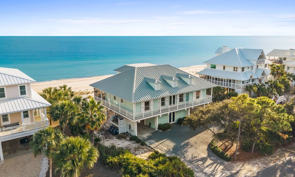 Plantation House | 4th of July week now available as a Friday or Saturday check in!
