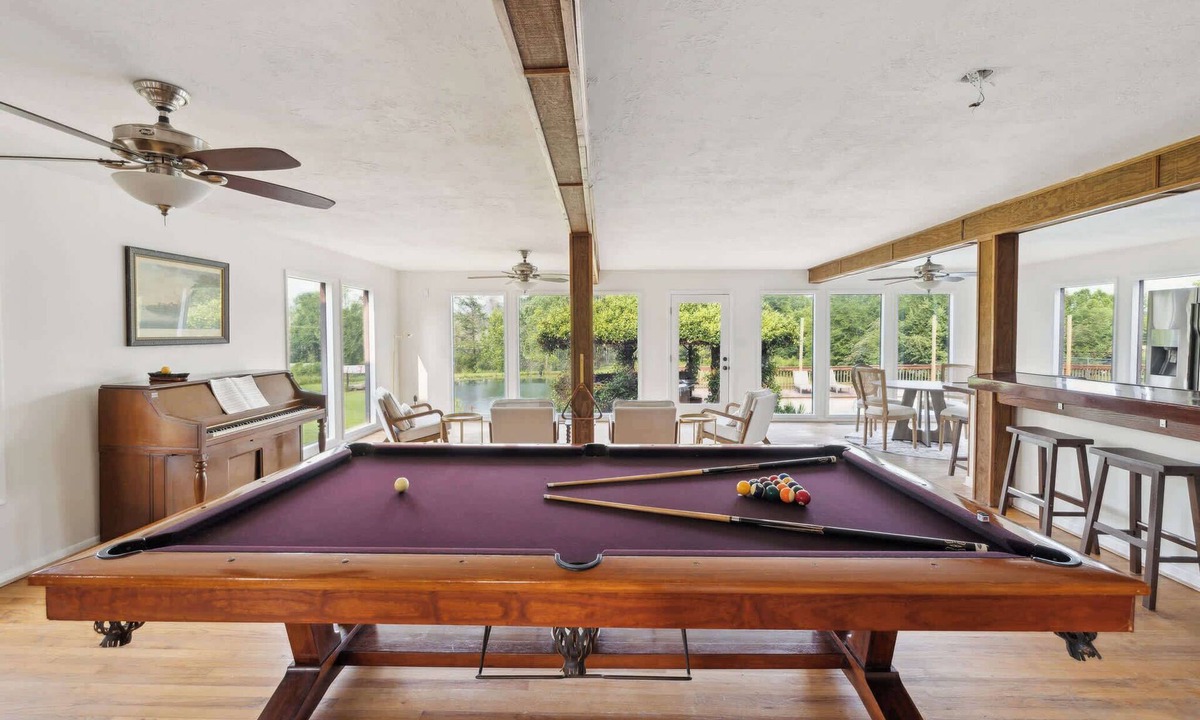 Gracewood House | 5-Acre Retreat Private Pool, Outdoor Bar, Grill, Fishing Pond & Game Room