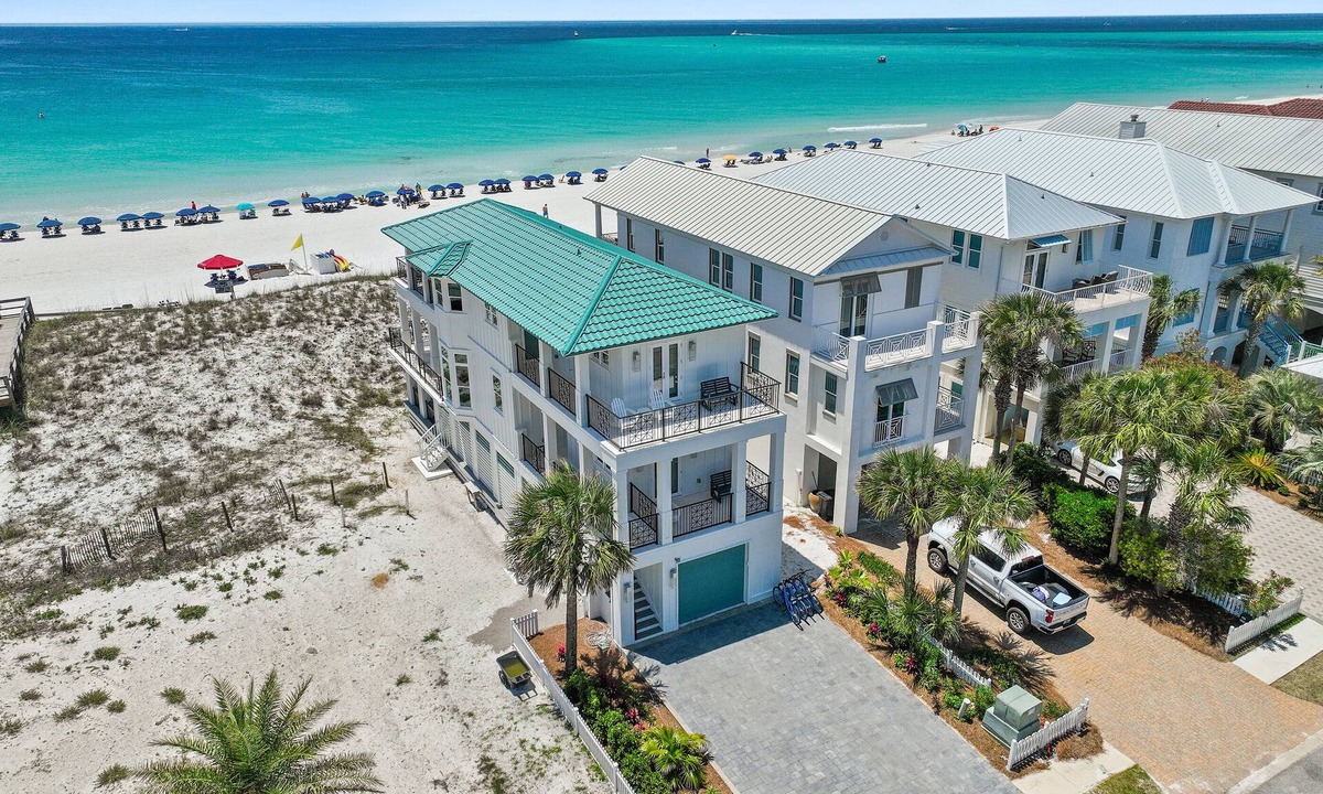 Holiday Isle House | 5 Bedroom Gulf Front Home with Seasonal Beach Service & Bikes | Land Zen