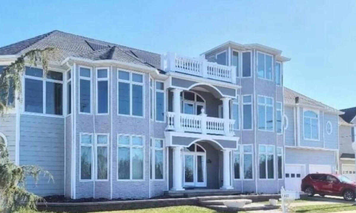 Cologne House | 5 BR Waterfront - Boat Slips - Pool - Beach