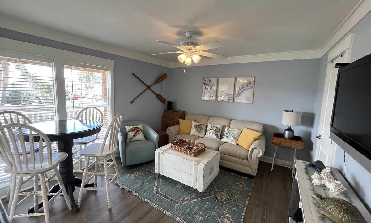 Holiday Isle Condo | 5 minute walk to Private Beach - Sandpiper Cove