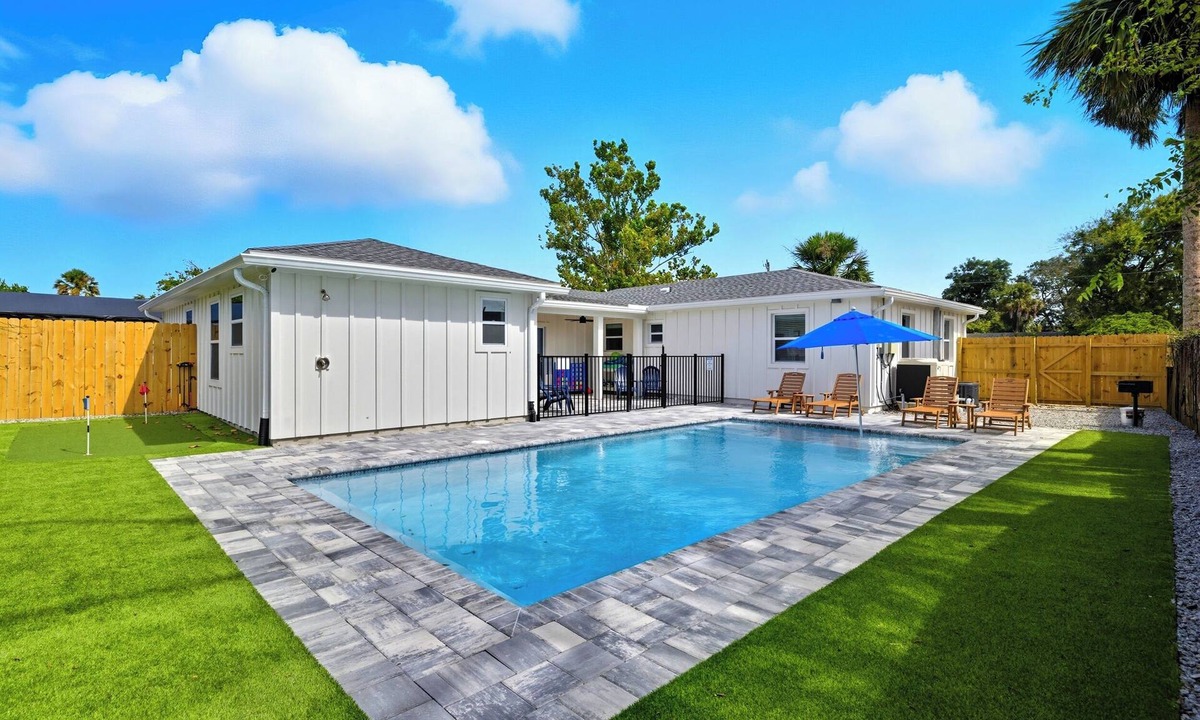 Jacksonville Beach House | 5BR Pool Theater Mini Golf | Good Morning Rentals