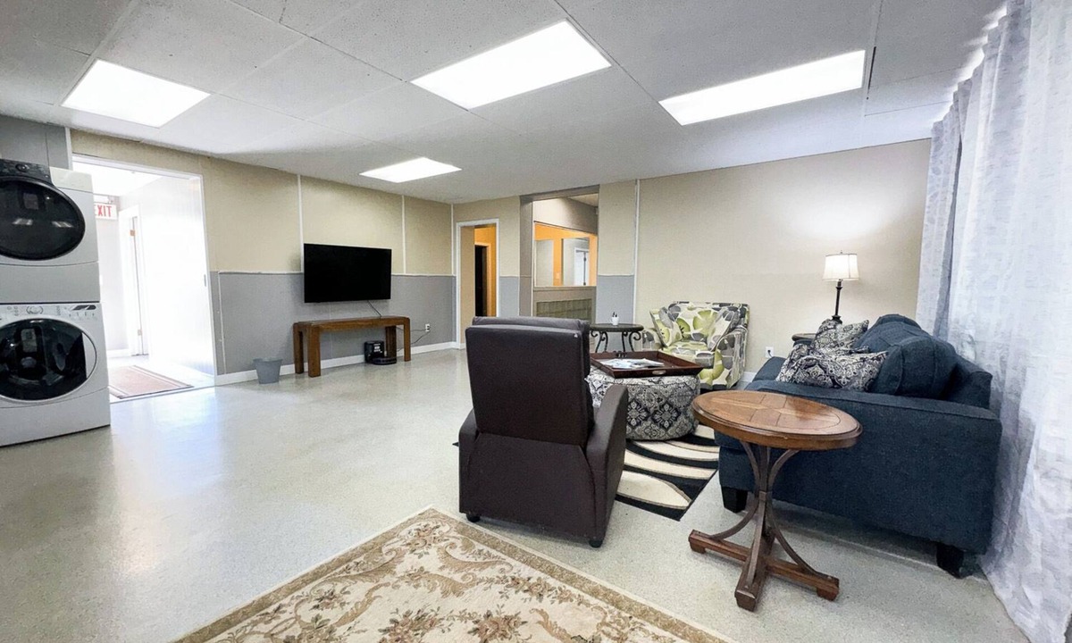 Anchor Bay Harbor House | 6 Bedroom, 1.5 Bath, Ground Floor, Ranch Style Unit, Sleeps 12, Boat Launch, NEW