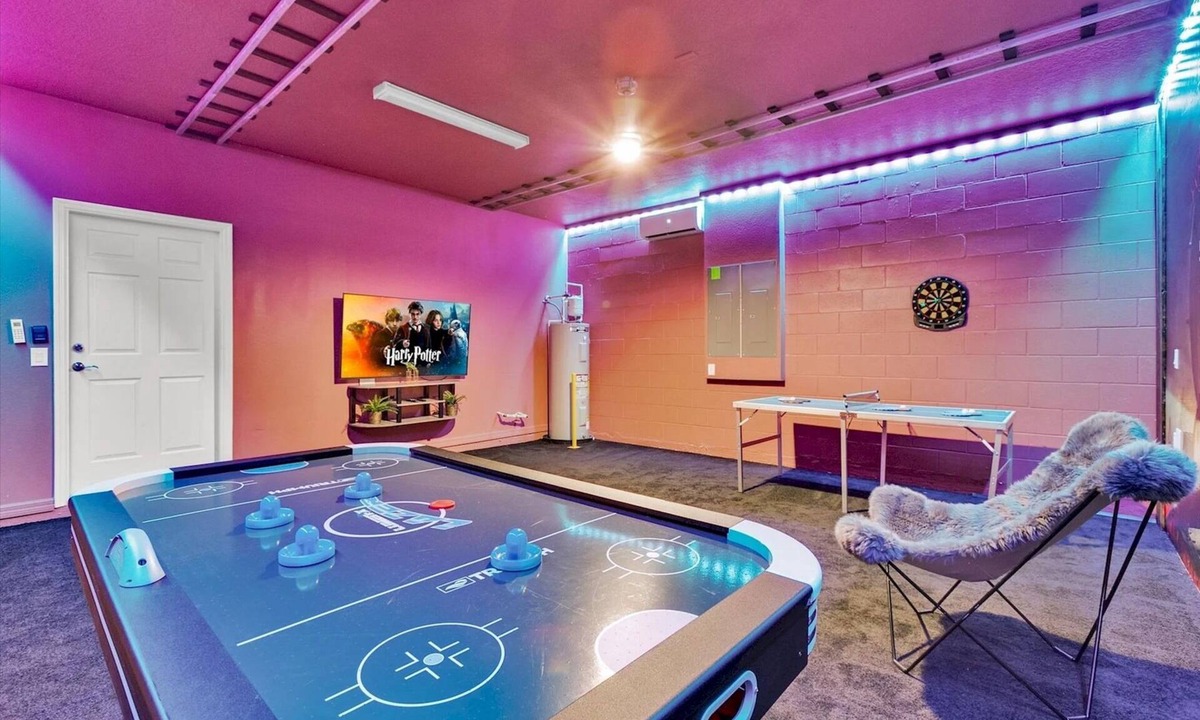 Bay Lake House | 6 miles Disney/Star Wars/Moana/Frozen Themed/Private Pool and Spa/Games Rooms