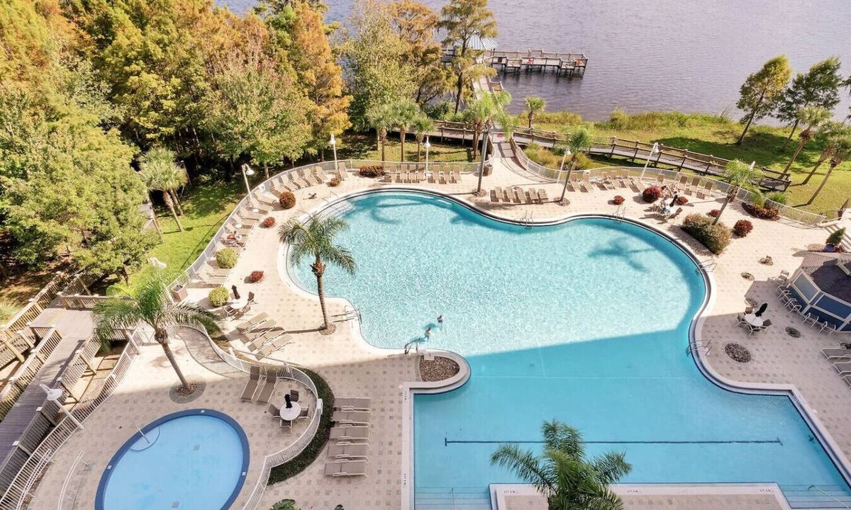 Florida Central Atlantic Coast Condo | 606 Lakefront Condo Near Disney & Epic Universe