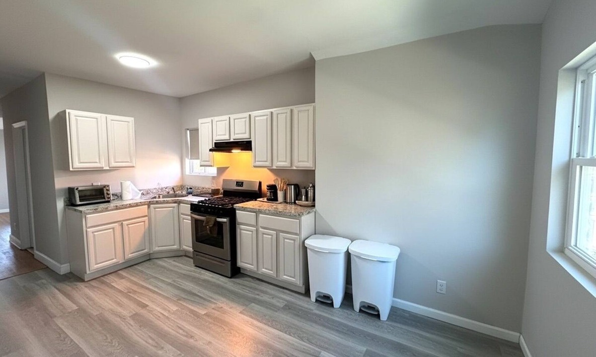 Tompkinsville Apartment | 6BD 2Ba Charming Home in Staten Island