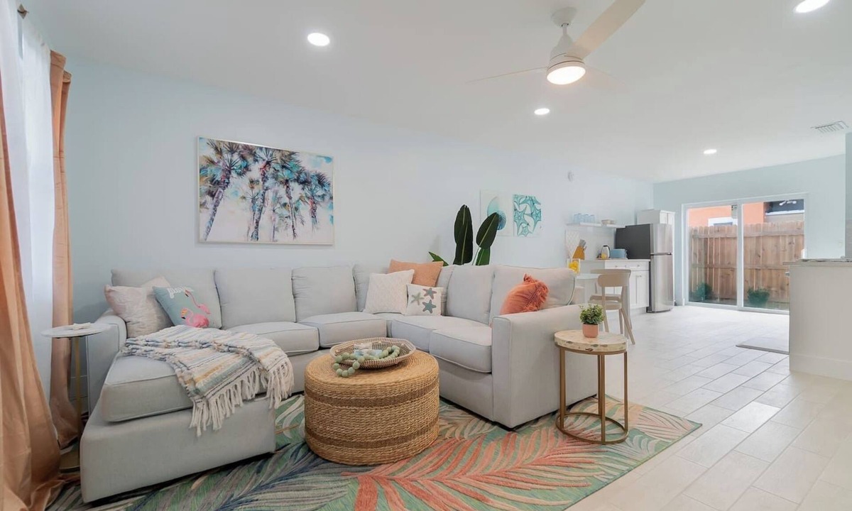 West Palm Beach House | 6bd/4ba - Dtown+POOL+Parking - Sleep 12