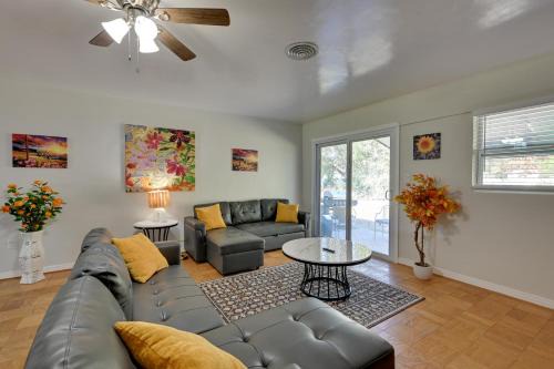 Bearss Plaza House | 7 Mi to Busch Gardens! Family & Pet-Friendly Home