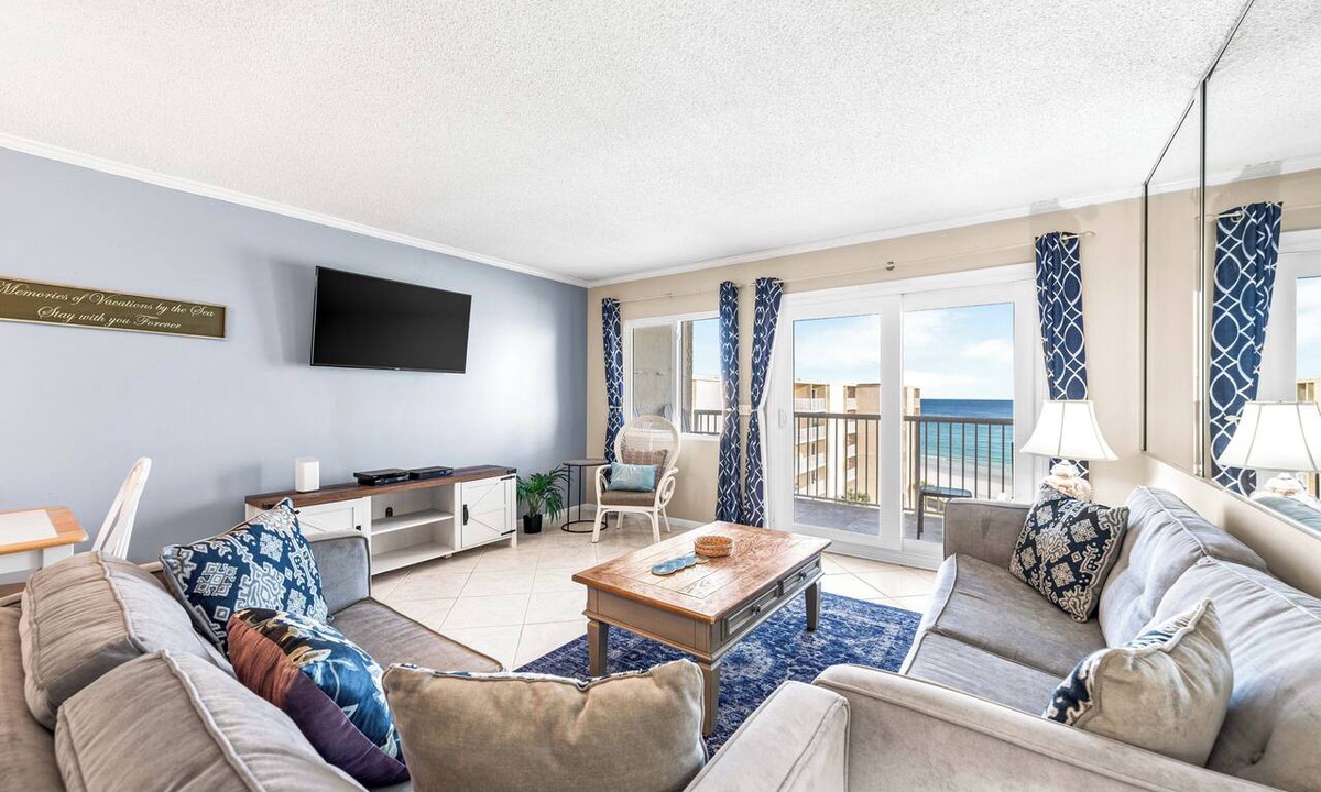 Holiday Isle Condo | 709- Top floor, Updated Condo with Spectacular Views and FREE Beach Service