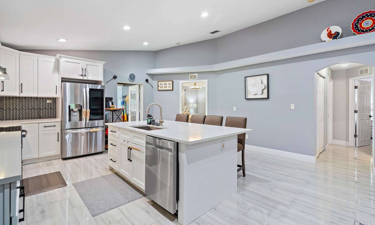 Pinellas Park House | 76th Av Pinellas Park Centralized & Spacious House