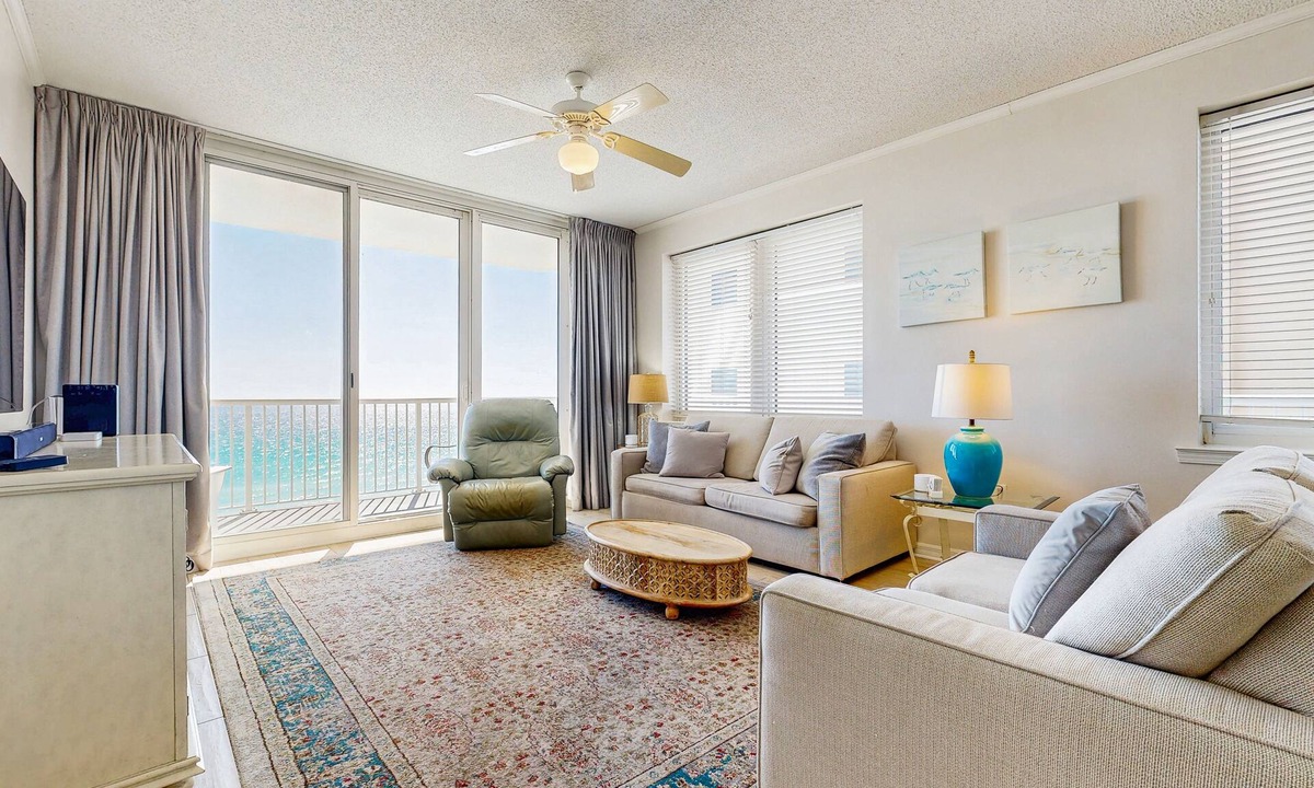 Navarre Beach Condo | 7th Floor Gulf-Front Condo w/Views, Close To Local Restaurants