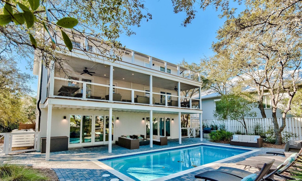 Seacrest House | 8 Bedroom Duplex on Lake with private pool! NEIGHBORHOOD HAS BEACH ACCESS!