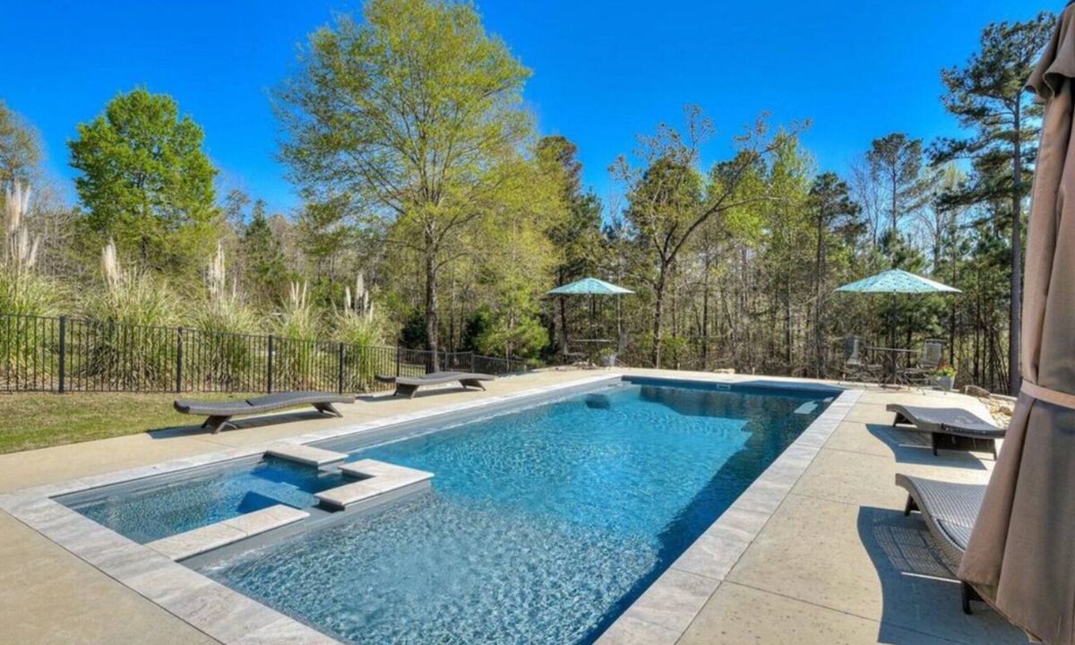 Riverwood Plantation House | 8 bedroom home in Evans with pool - 1.5 miles from ANWA , 13 miles to Masters!