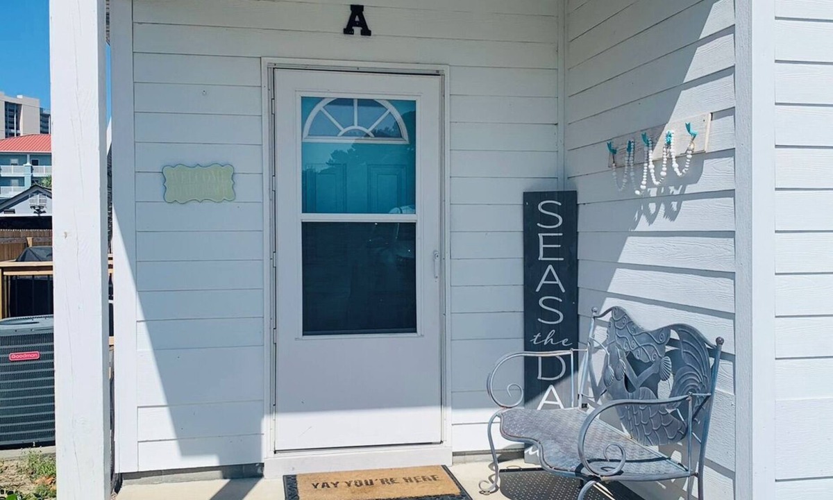 El Centro Beach House | ADAMS BEACH COTTAGE- Your Home away from Home-GUARANTEED RELAXATION<>Try it!