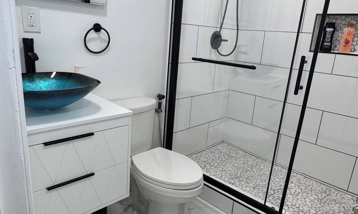 Central Islip Apartment | Adorable 2-br apt Pet-Friendly .Fast WiFi .Near Airport & LIRR