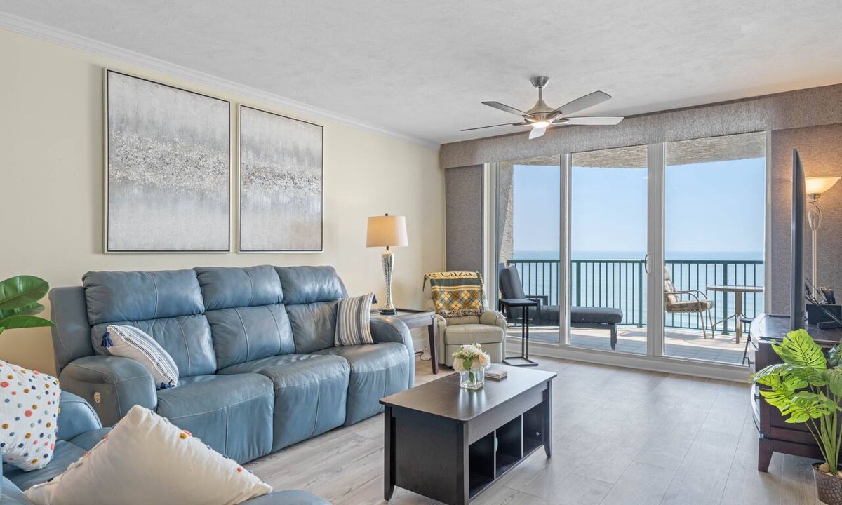 Daytona Beach Shores Condo | ~AFFORDABLE OCEANFRONT~ 2/2 RENOVATED