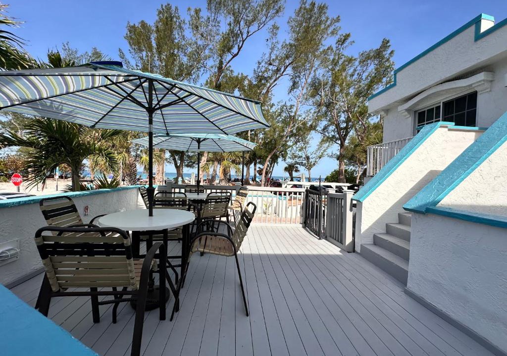 Holmes Beach Hotel | Alamanda Villas on Holmes Beach