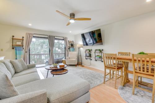Cassine Village House | 'Almond Grove Cottage' w/Patio: Walk to Beach!