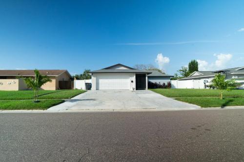 Tampa Shores House | Amazing Experience Imperial Key - Tampa FL