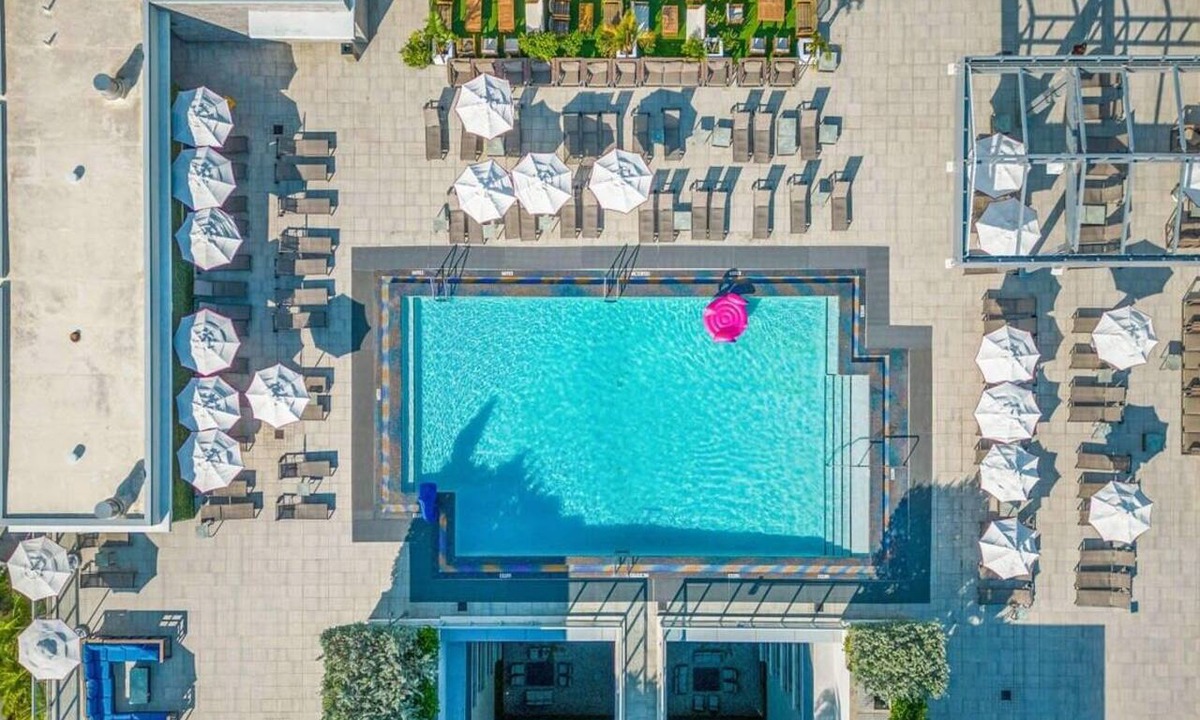 Hollywood Condo | Amazing Pool|Hot Tub+ Gym|Hollywood Beach