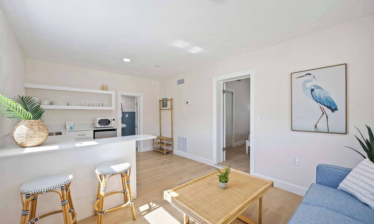Parsuns To Cocoa Beach Apartment | Anchor House Coastal Escape