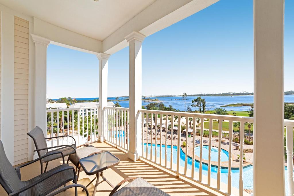 Upper Grand Lagoon Apartment | Apartments in Panama City Beach, FL, USA