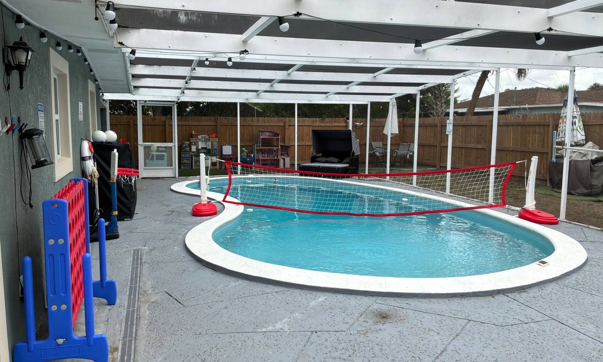 Apollo Beach House | Apollo Beach House w/Poolside bar + Fun Amenities