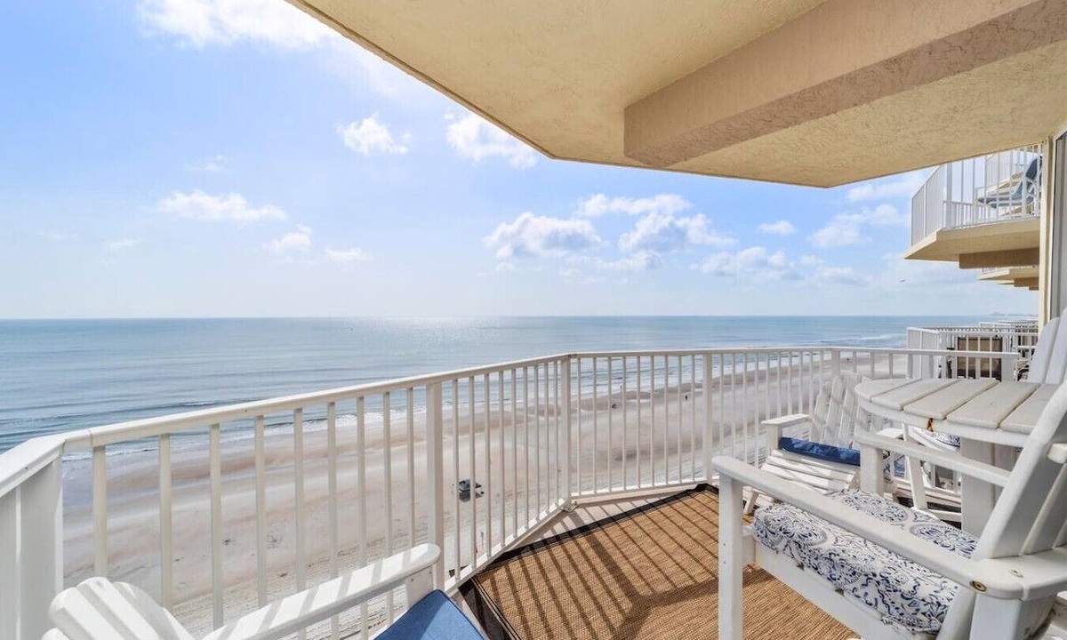 Daytona Beach Shores Condo | AUG SALE! Stunning Oceanfront King Ste 2Bd2BA Pool NoDrive BEACH ShoreClub805