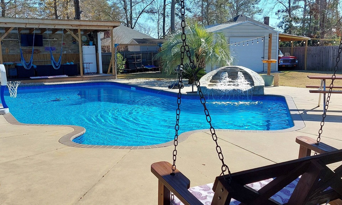 Grovetown House | Augusta Master's Tournament rental. 4-BR house, 7 mi to course, Tropical cabana