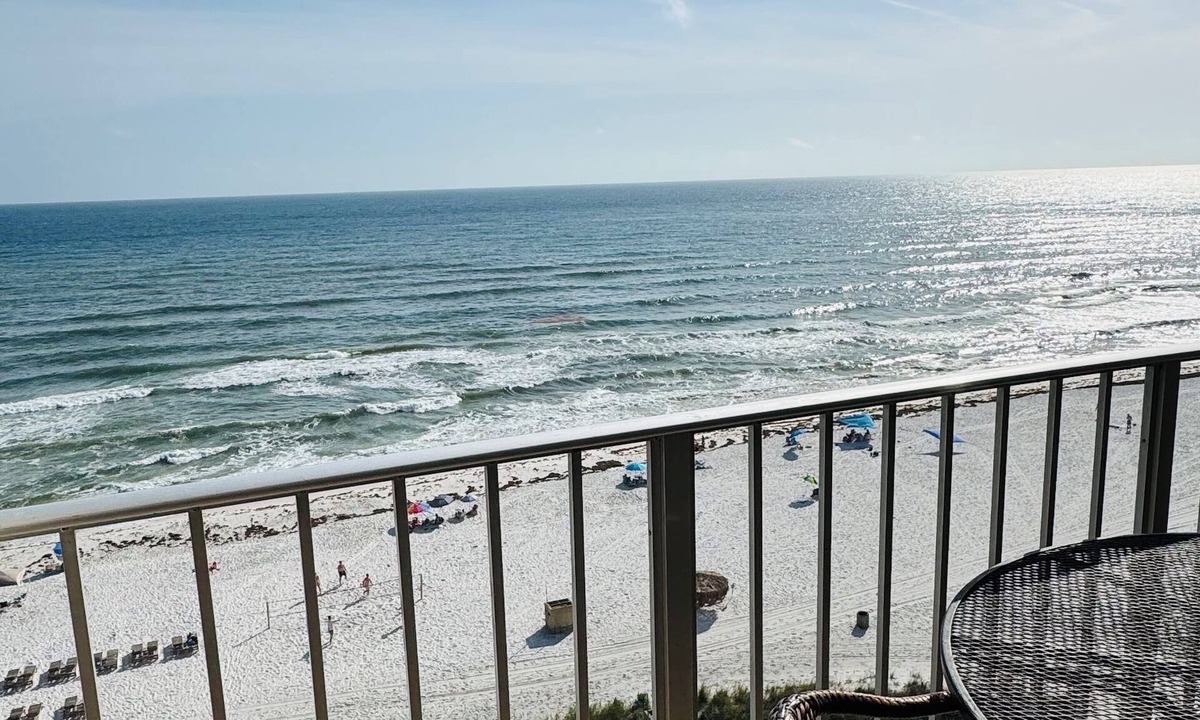 Biltmore Beach Condo | AWESOME SUMMER DEAL:8/29-9/5=1250 Total!5star/Beachfront/FREE Beach Chairs