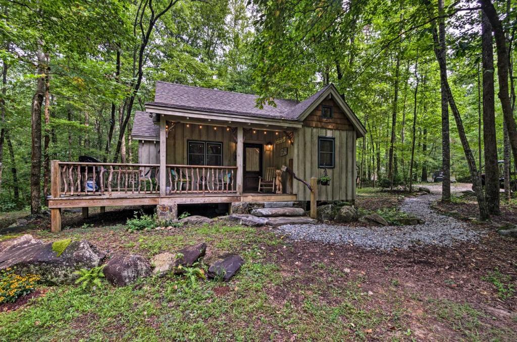 Cleveland Apartment | Back on Market! Creekside Cottage Near Table Rock