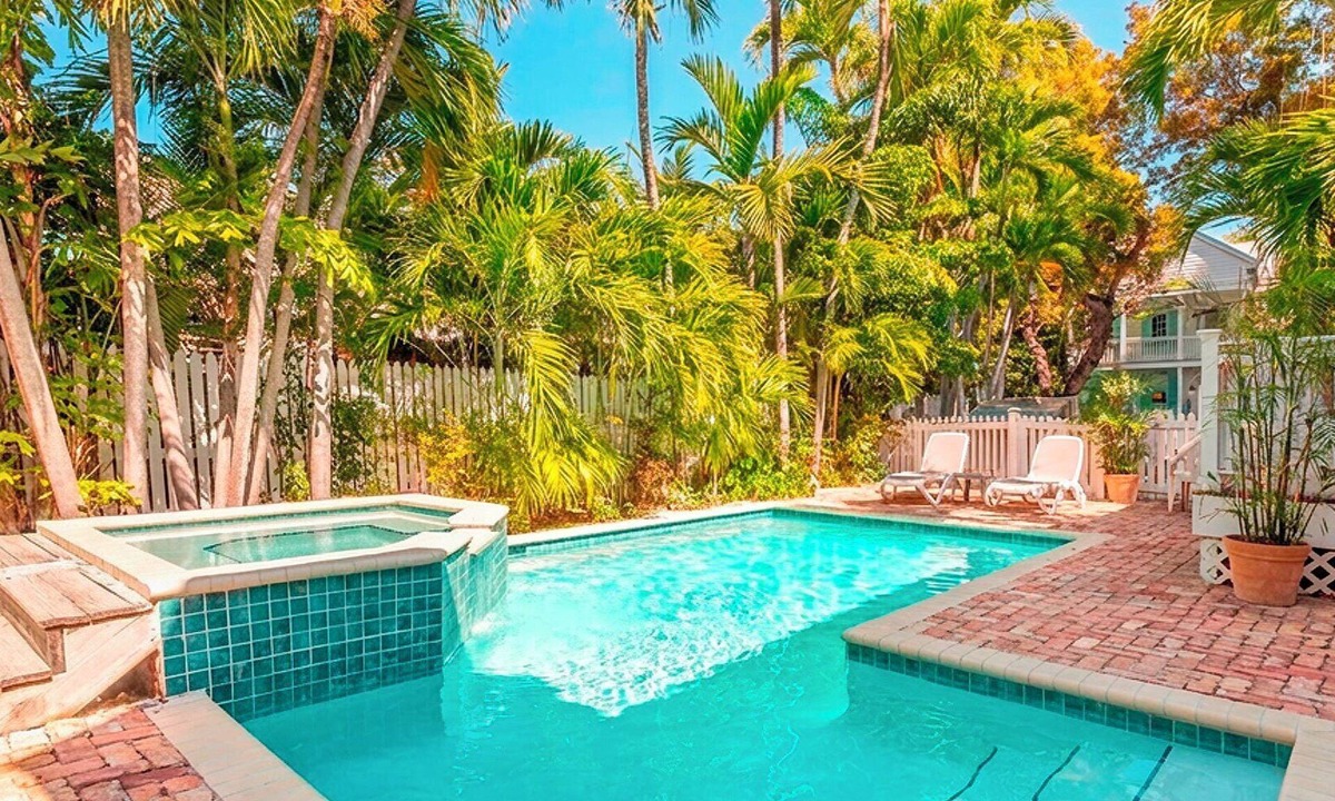 Old Town Condo | Back to the Island