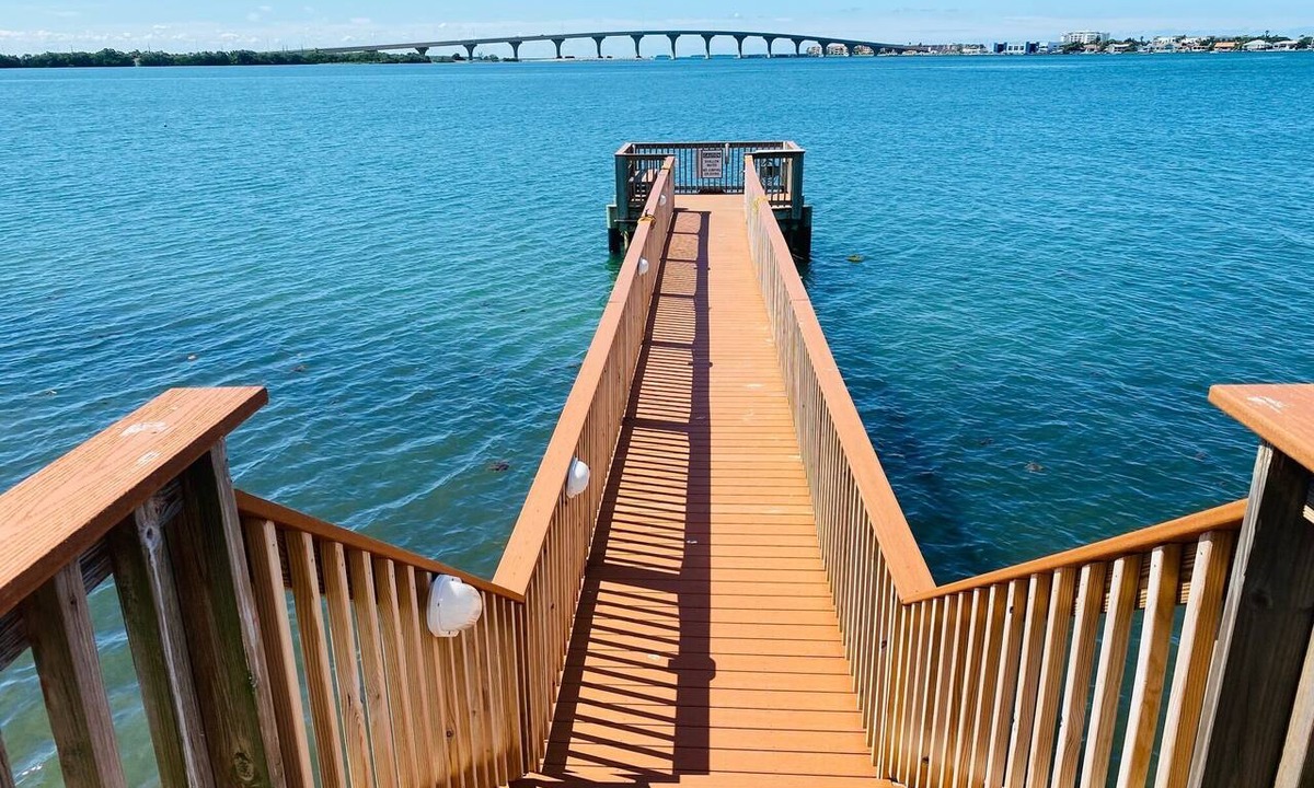 Isla del Sol Condo | Bahia Del Mar Isla Del Sol Tierra Verde Waterfront Pool Dock WiFi 707