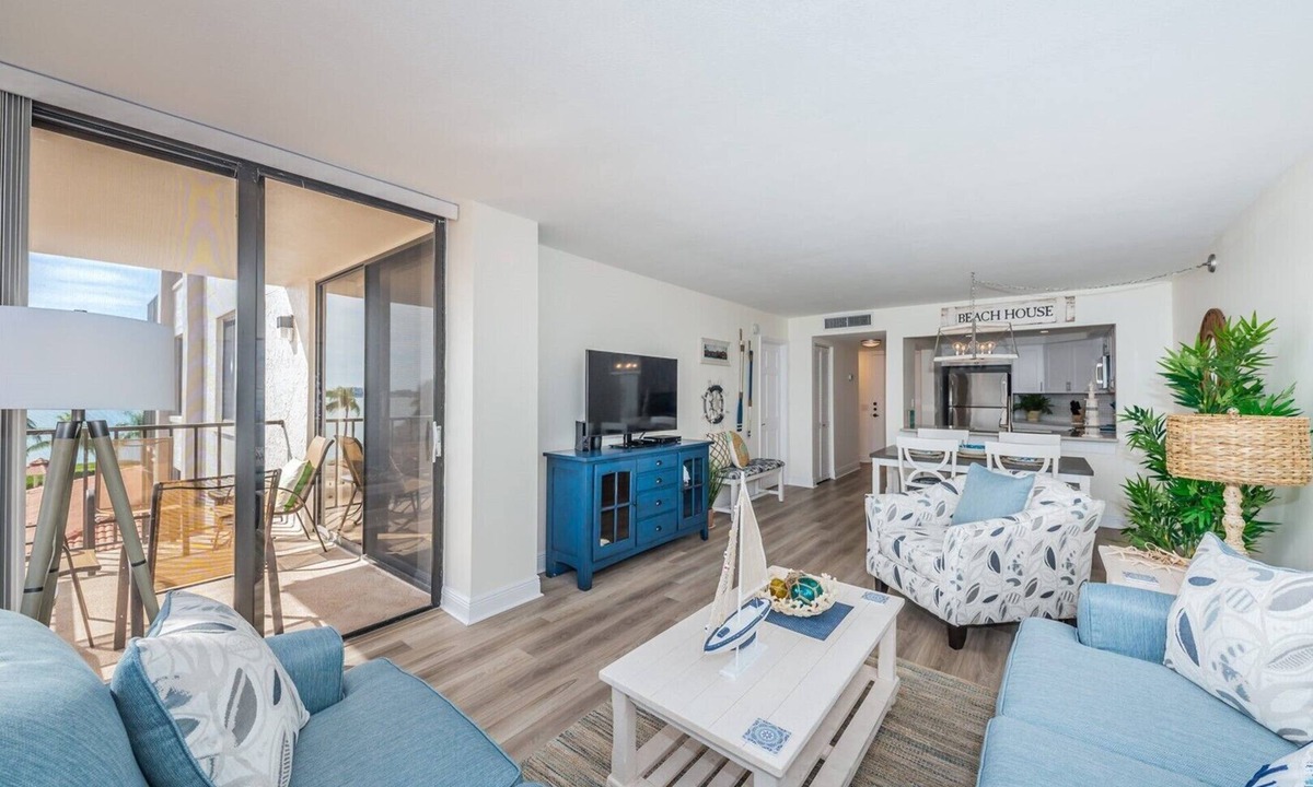 Isla del Sol Condo | Bahia 'Sun, Sand & Salt Air'