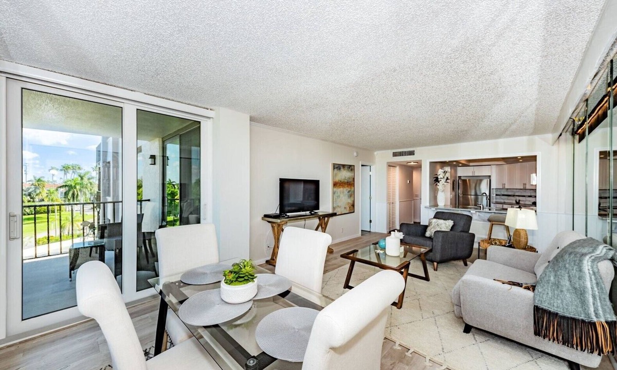 Isla del Sol Condo | Bahia Time Wasted on Isla del Sol is Time Well Spent
