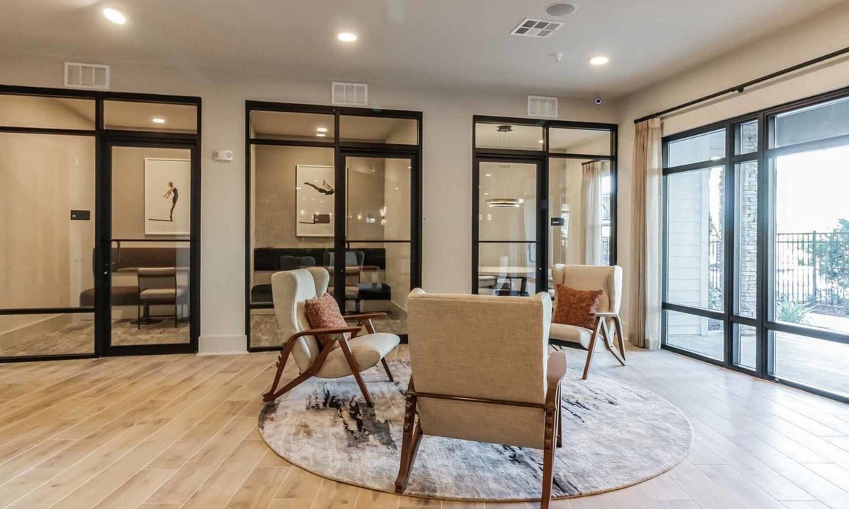Southside Apartment | Bartram 2BD 1 - Two Bedroom Apartment, Sleeps 4