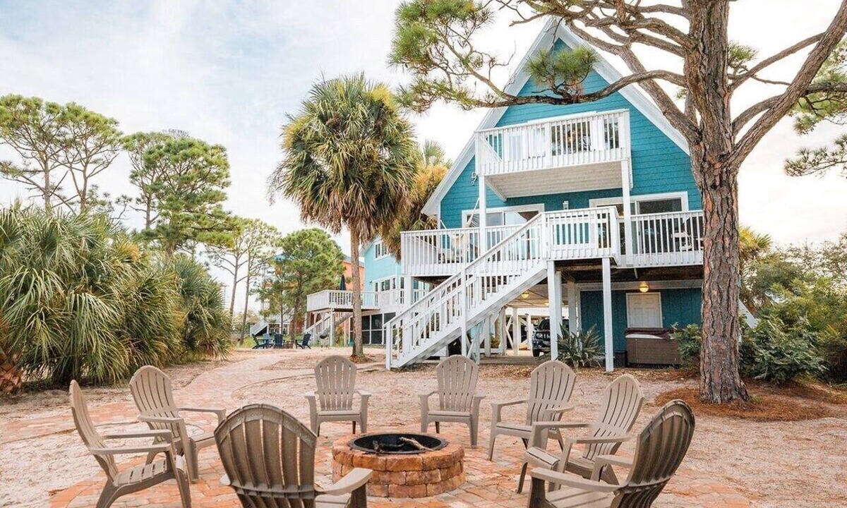 Cape San Blas Cabin | Bay Front w Dock! Hot Tub, Beach across the street