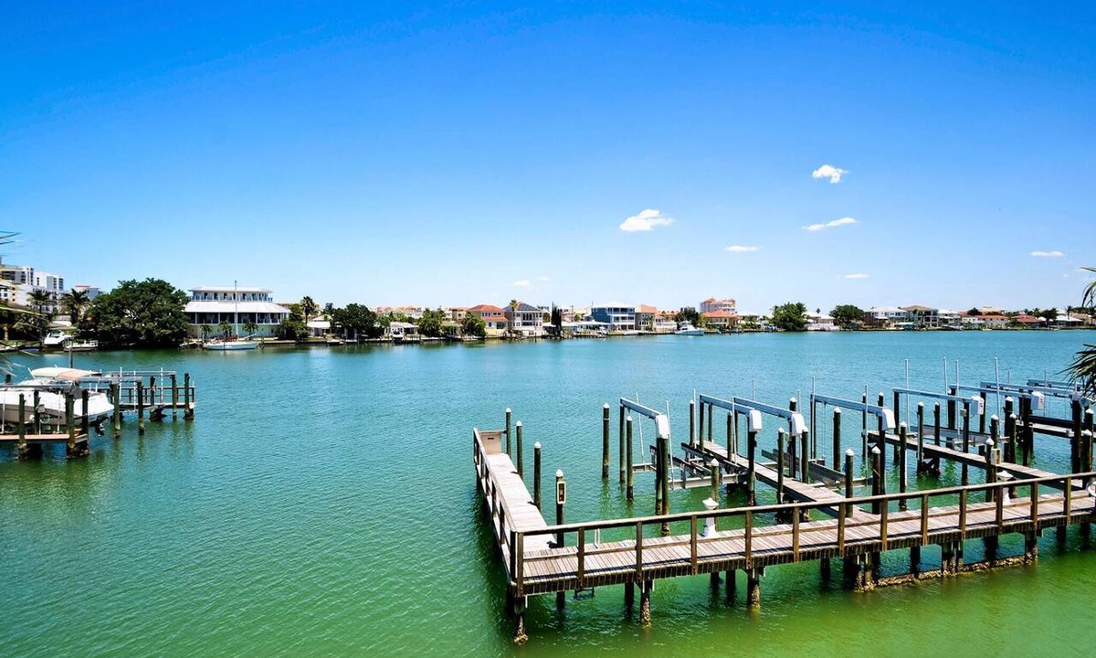 Clearwater Beach Condo | Bay Harbor 201 Waterfront Condo
