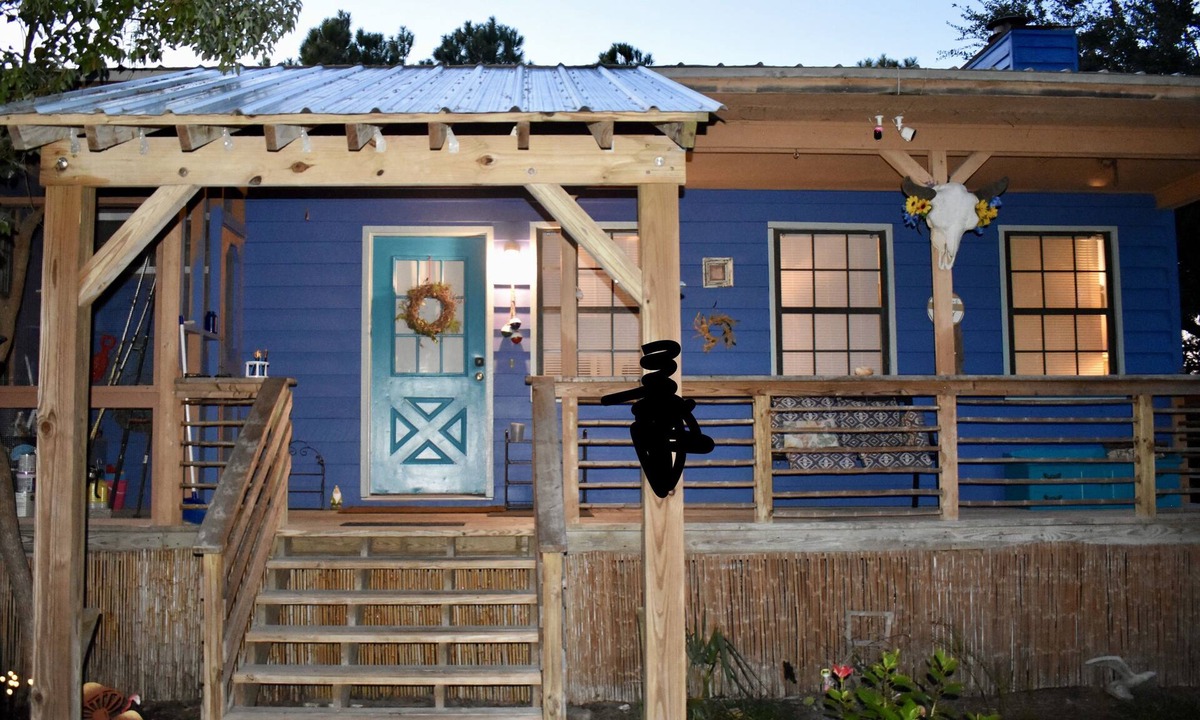 Magnolia Bluffs House | Bay, park and estuary preserve.walk/bike to the fishing pier. 6mins to island