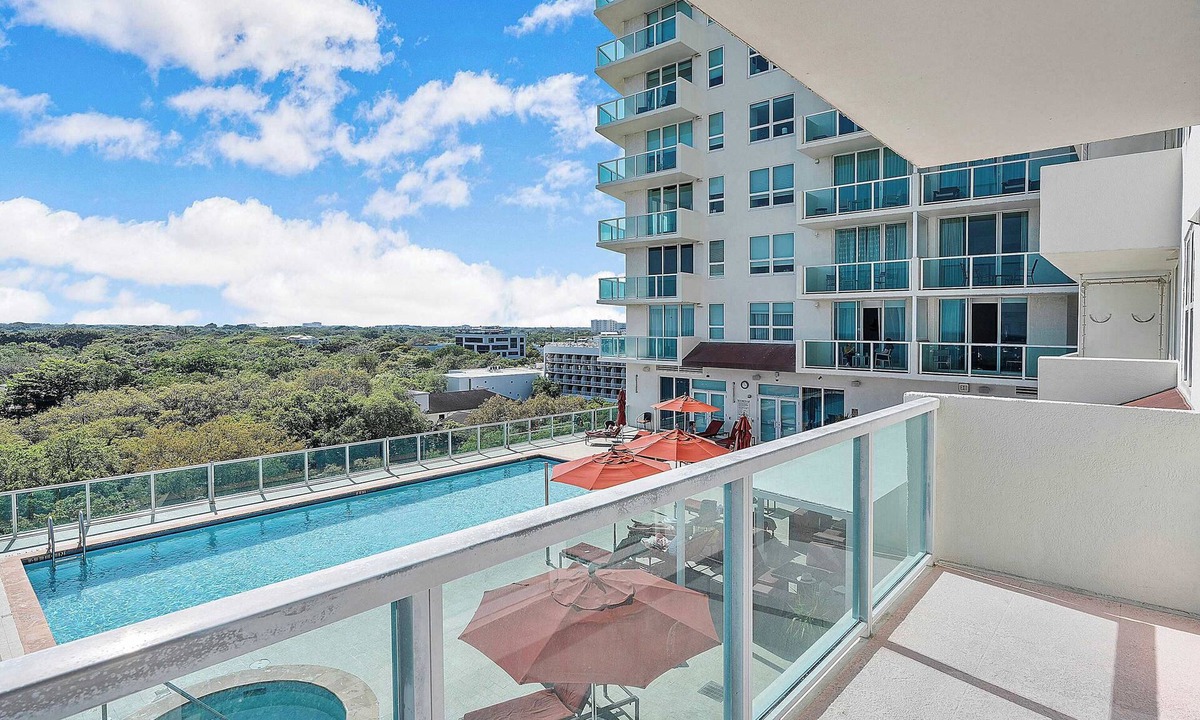Coconut Grove Apartment | Bay Views | Modern Residence for Groups