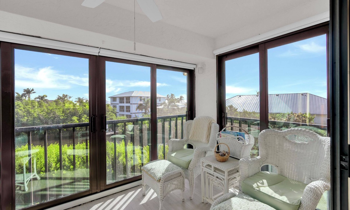 Mid Island Condo | BAY VILLAGE 203 2B/2B CONDO! WALK TO BEACH!
