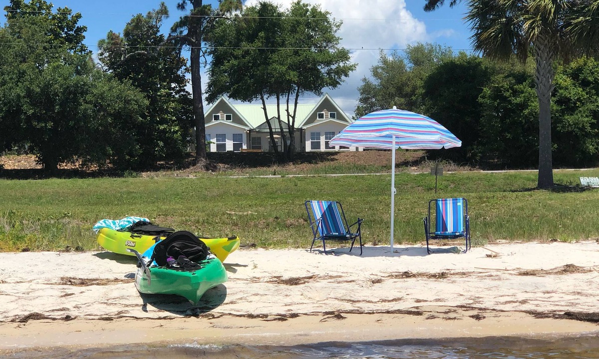 Eastpoint House | BAYFT HOME, HEATED POOL NEAR SGI, C’BELLE & APALACH BOOK FOR FALL ‘26