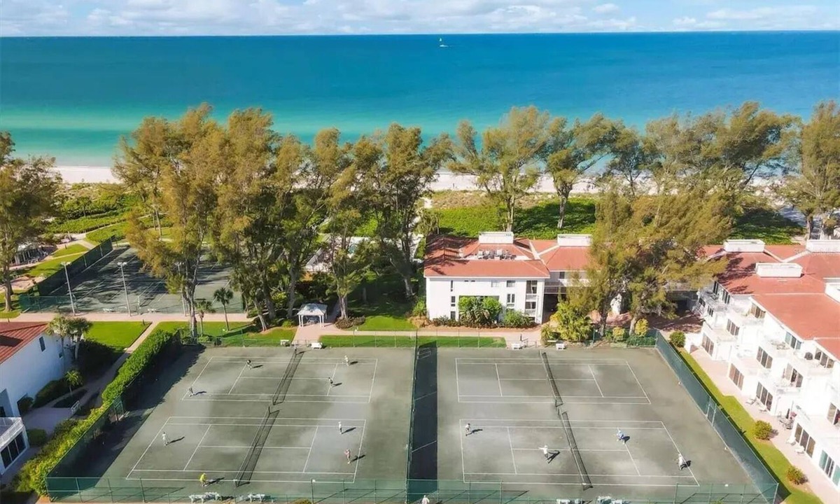Longboat Key Condo | Beach and Tennis Paradise in Beautiful Longboat Key