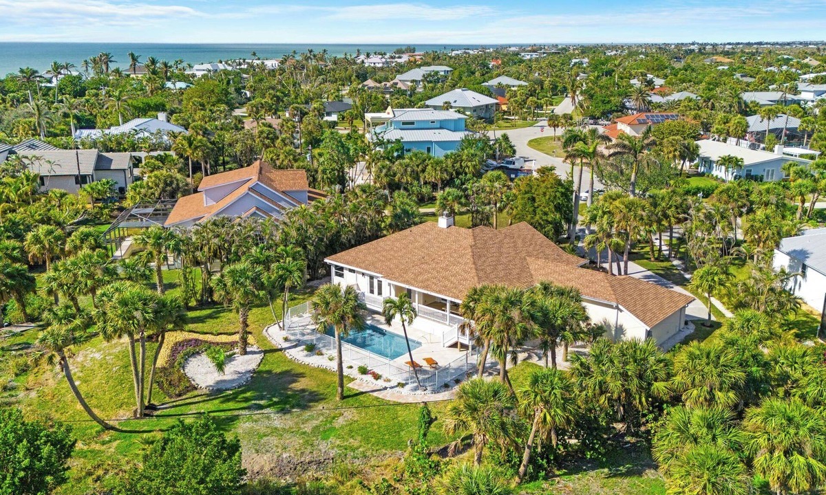 Sanibel House | Beach Bungalow With Pool and Huge Yard