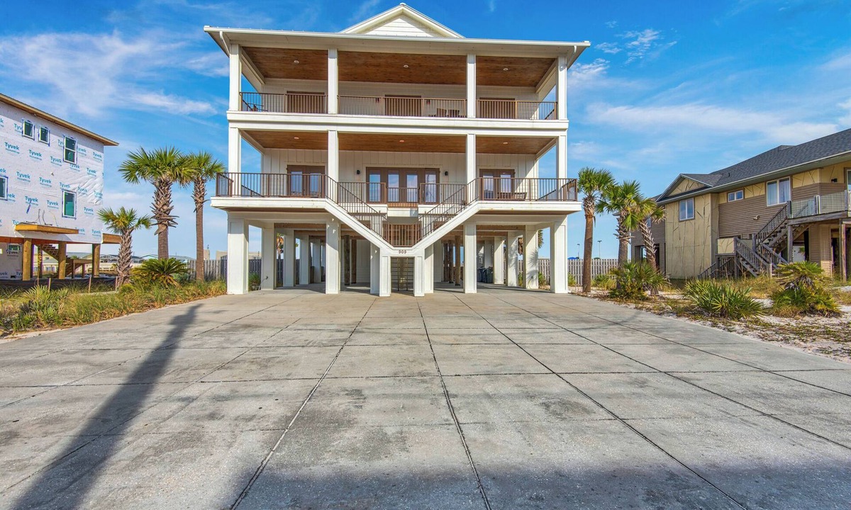 Pensacola Beach House | Beach Elite 🌊 Event-Friendly 7BR Estate w/Pool, Chef’s Kitchen + Elevator