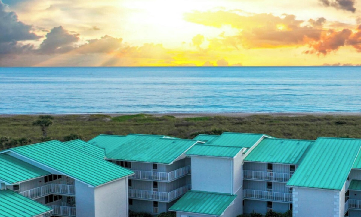 Fort Pierce Condo | BEACH FRONT RETREAT.On site Golf, 4 Pools, Tennis, Pickleball, Fitness Center