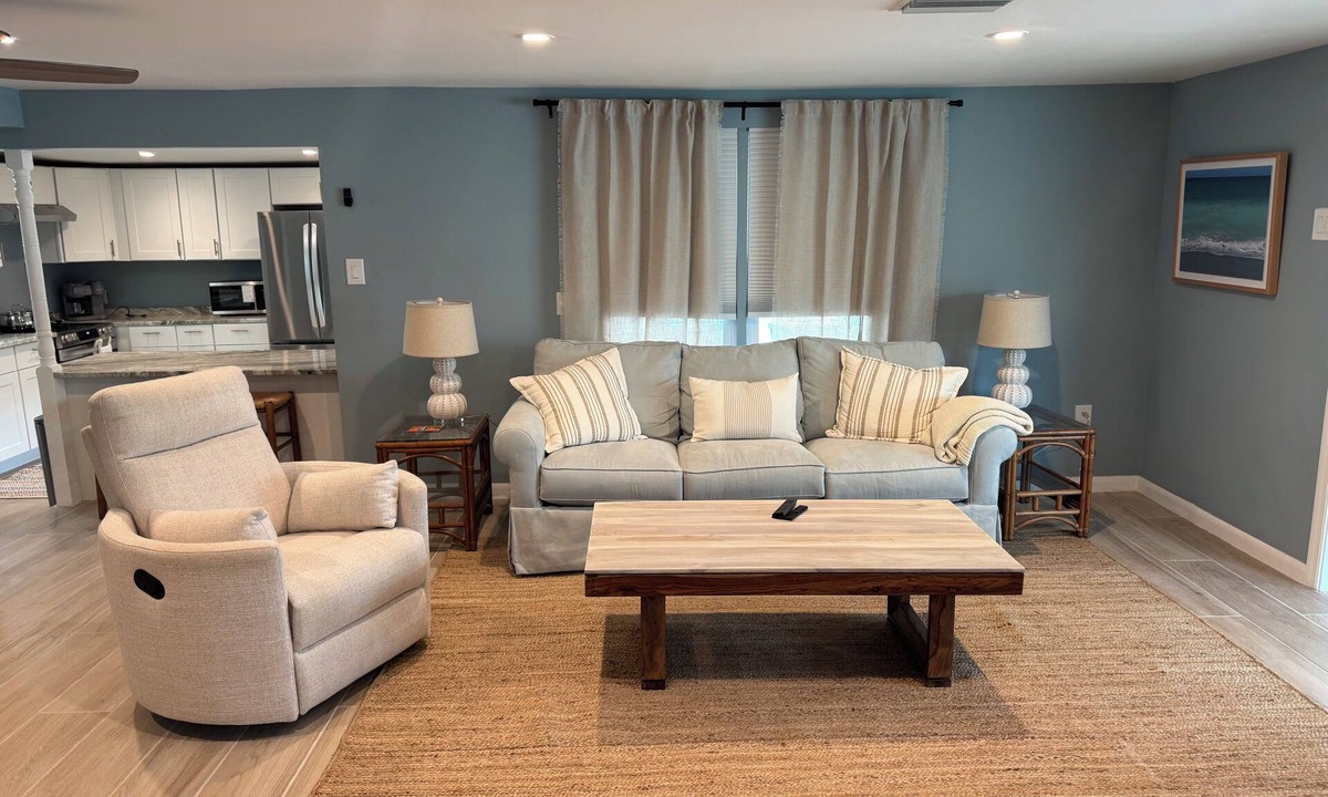 Englewood House | Beach house - 3 min walk to beach!