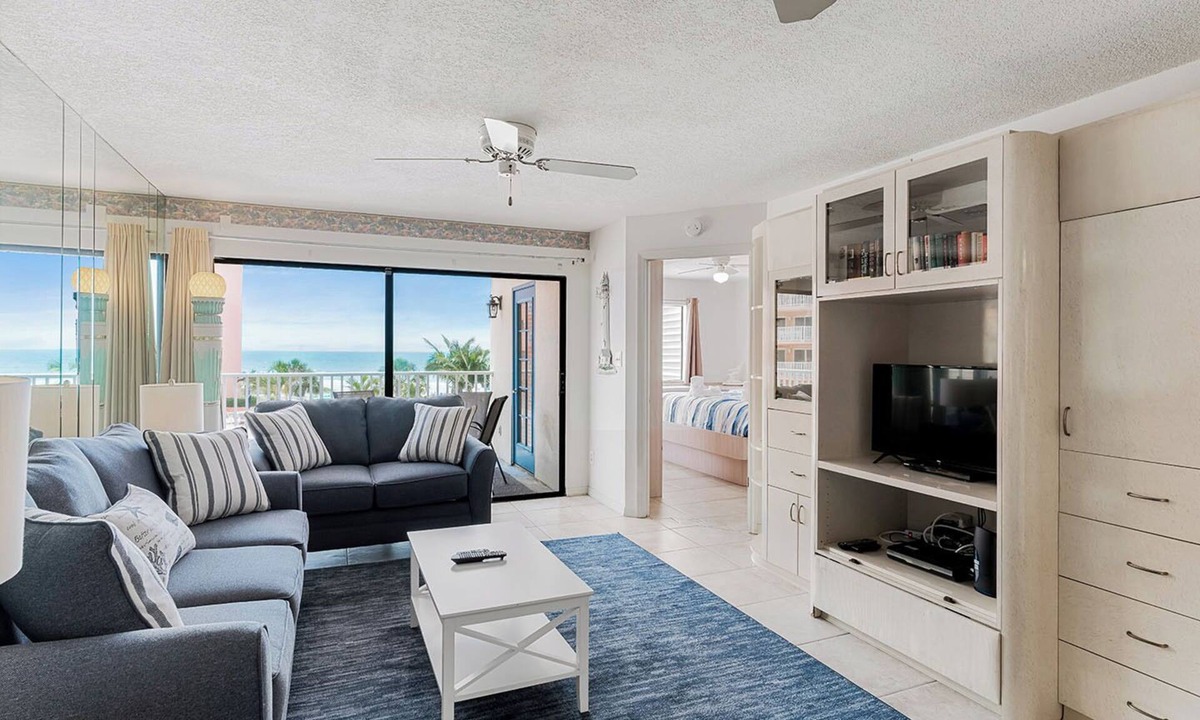 Indian Shores Condo | Beach Palms 203 - 3 Bedroom/2 Bath - Gulf View Condo
