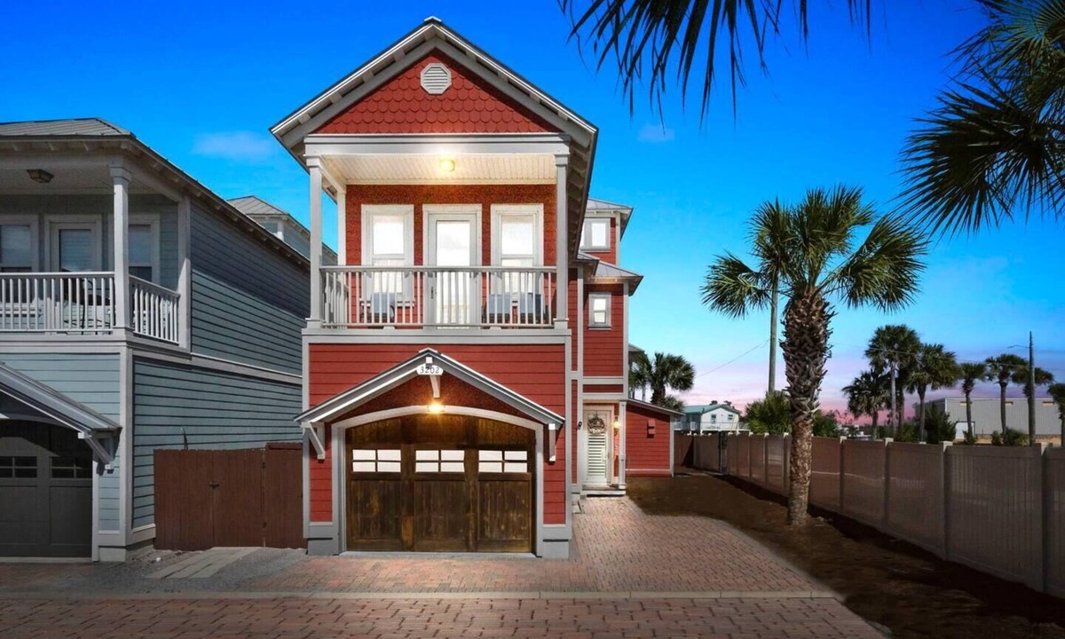 Waterside Village House | Beach Ready! | Pool | Foosball | Dog Friendly